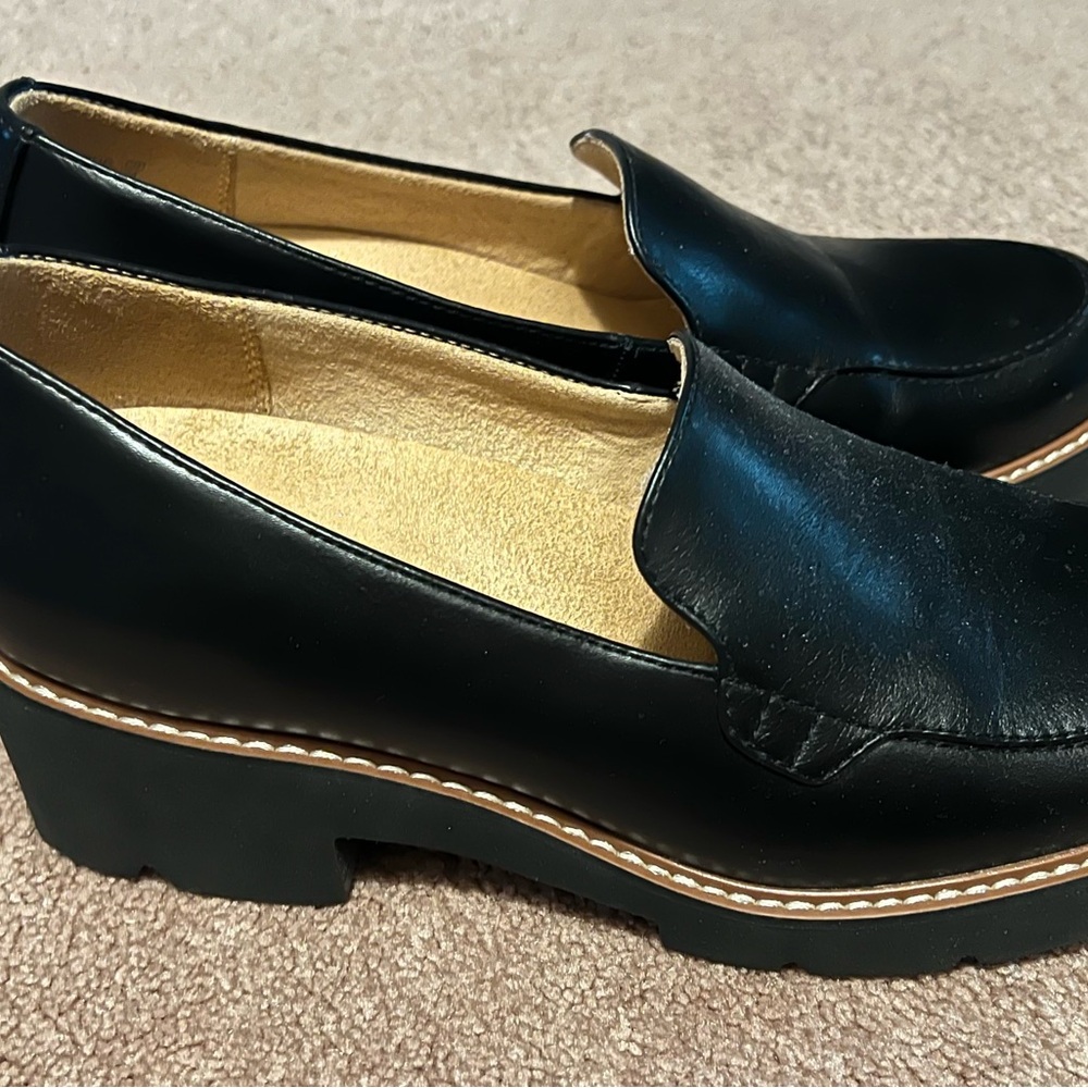 Naturalizer Black Leather Flats with Cream Lining